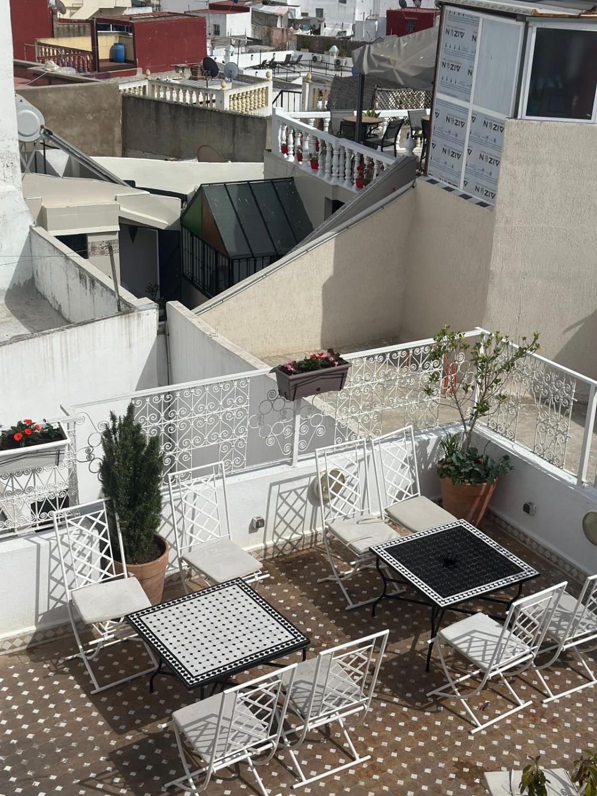 The Riad Hostel Танжер Экстерьер фото