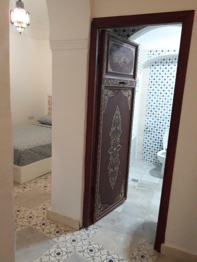 The Riad Hostel Танжер Экстерьер фото