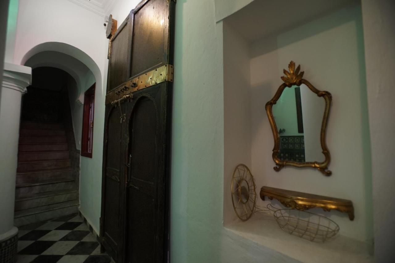 The Riad Hostel Танжер Экстерьер фото